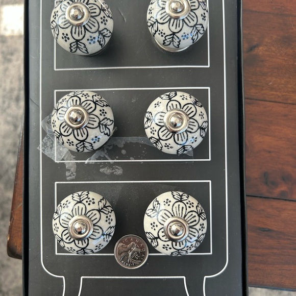Floral Ceramic Drawer Knobs Set - Picture 3 of 3